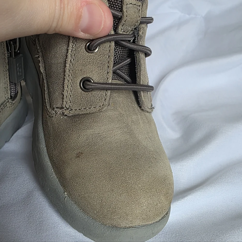 UGG Boys Khaki Suede Ankle Zip Chukka Lace-Up Boots Toddler Size 7